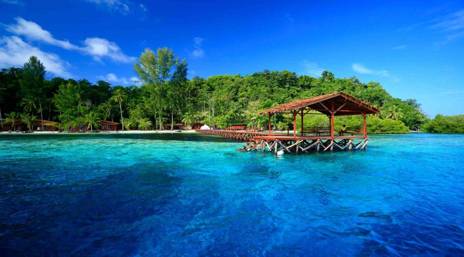 Cove Eco Resort Scuba Diving Raja Ampat, Indonesia