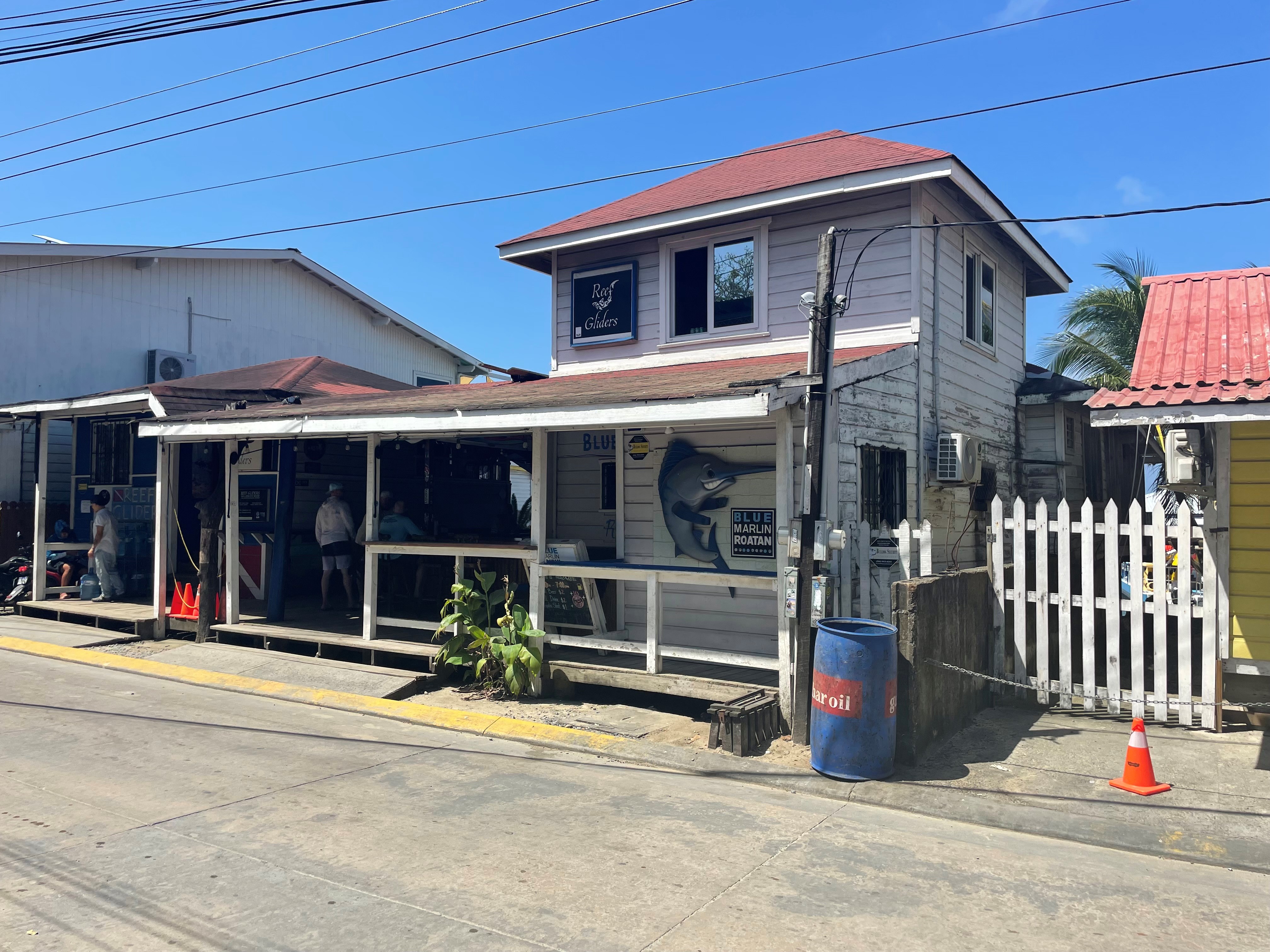 Reef Gliders Scuba Diving Roatan, Honduras
