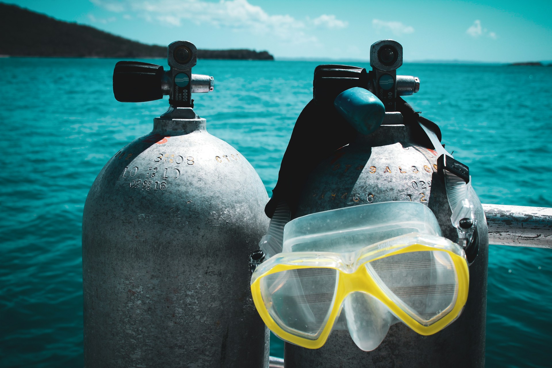 5 Ways to Use Less Air While Scuba Diving