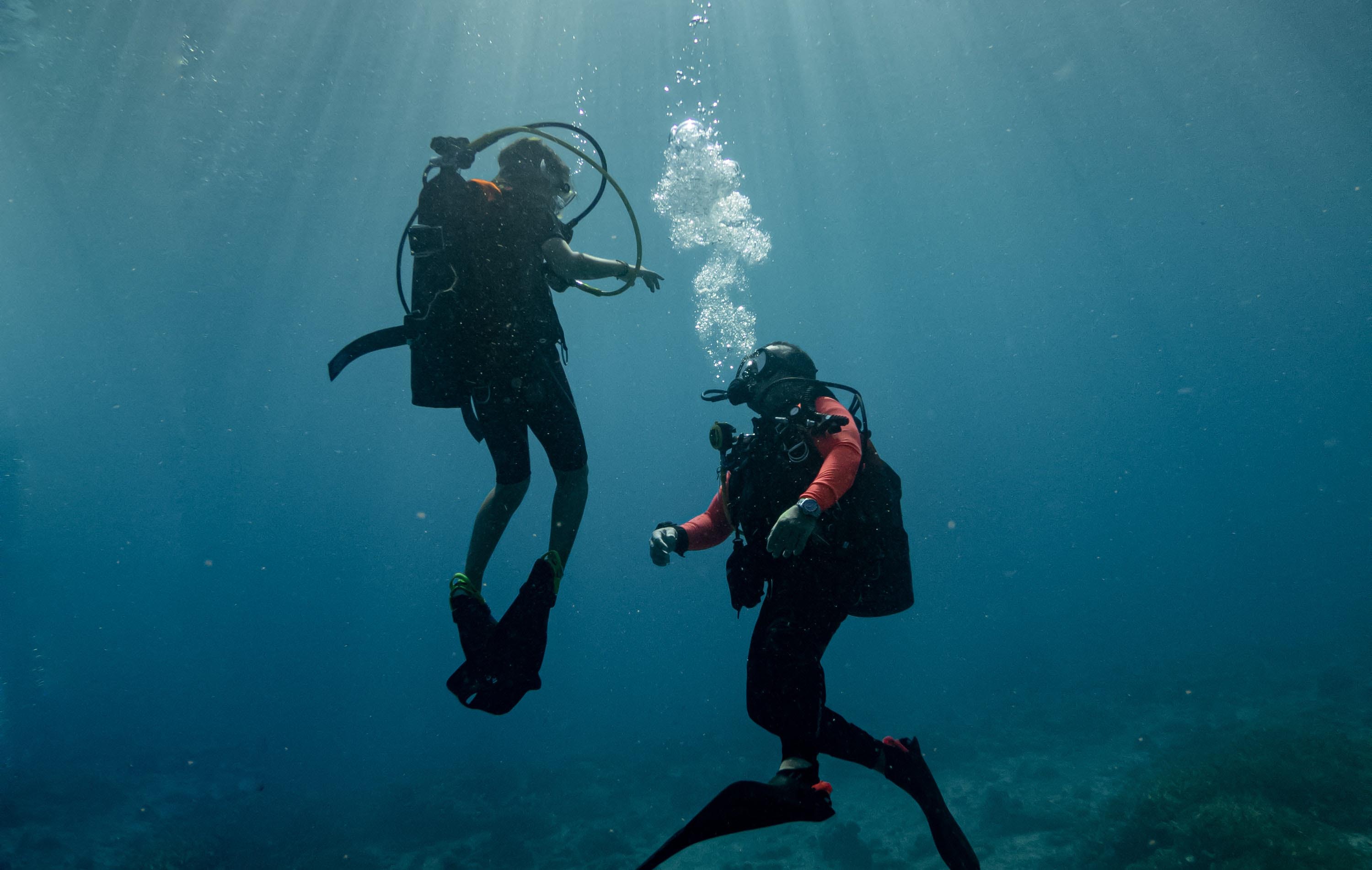 How to Achieve Proper Weighting When Scuba Diving