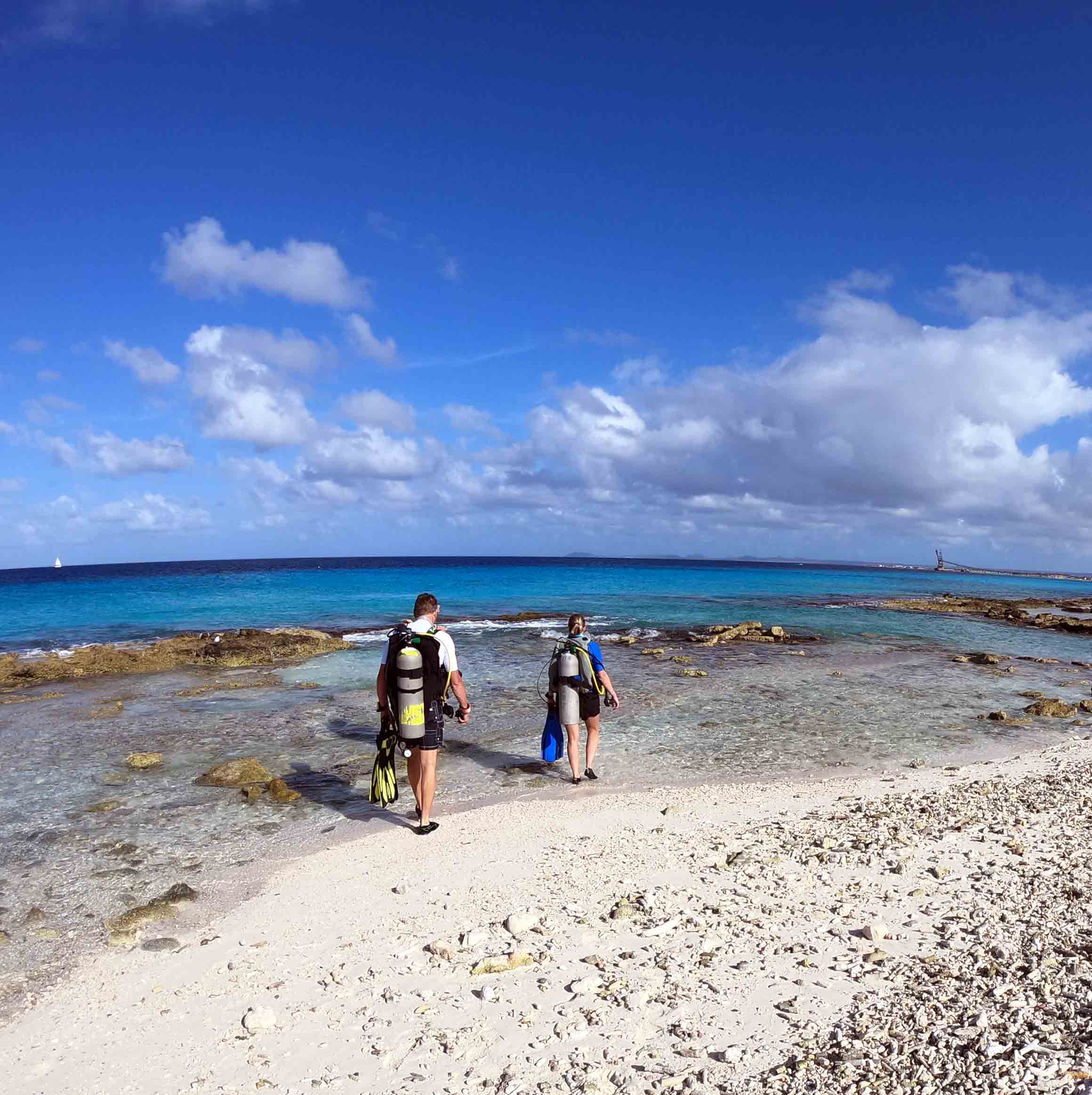 Rocky shore entry at a Bonaire dive site
